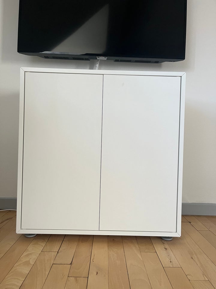 TV-skab Ikea b: 70 d: 35 h: 72