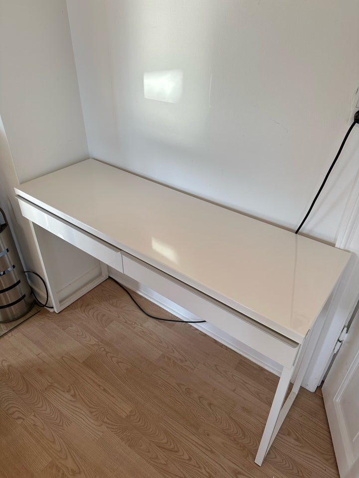 Skrivebord  Ikea