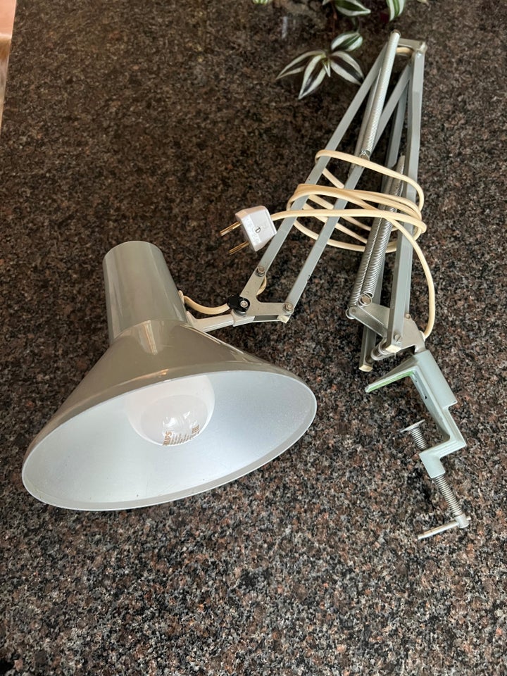 Arkitektlampe, Nielsen Light