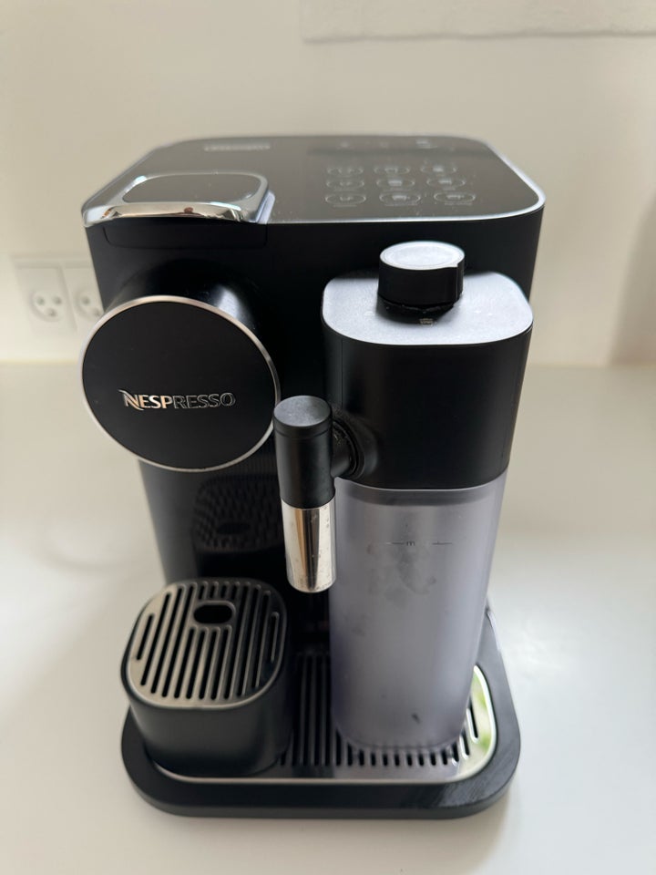 Nespresso, Gran Lattisima Black