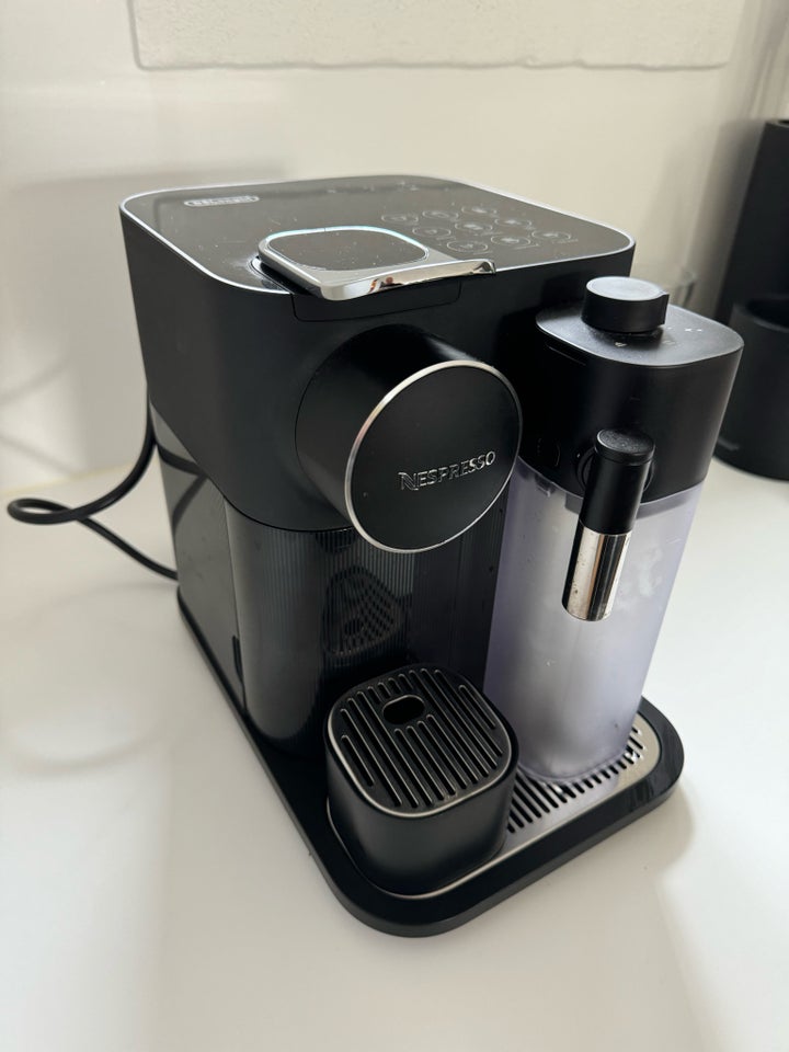 Nespresso, Gran Lattisima Black