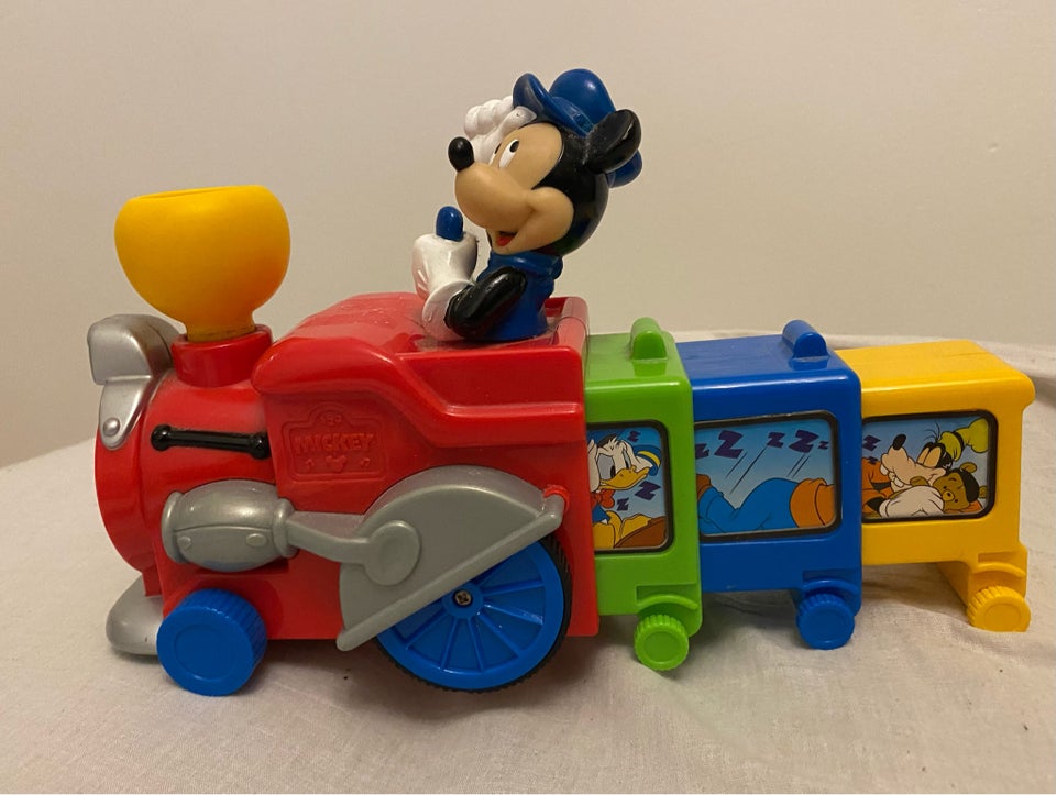 Tog, Mickey Mouse i tog der kører og