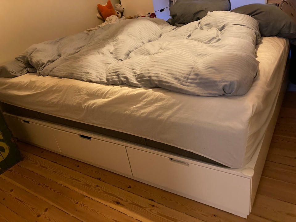 Sengeramme, IKEA, b: 180 l: 200 h: 30