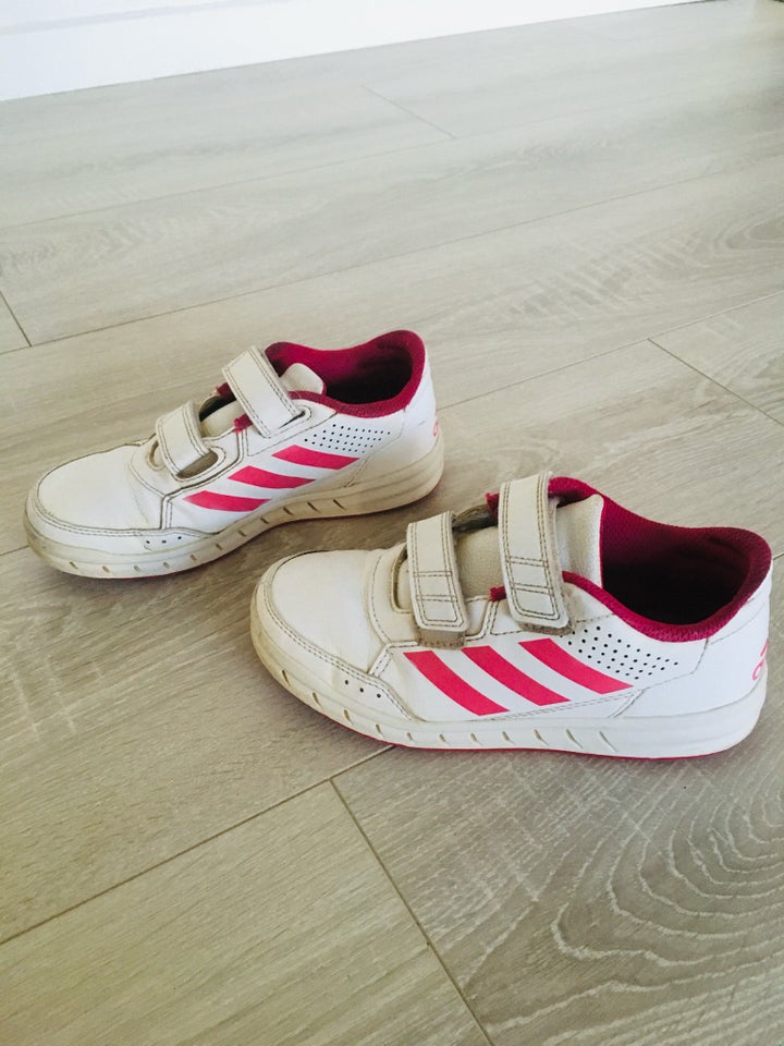 Sneakers str 31 Adidas