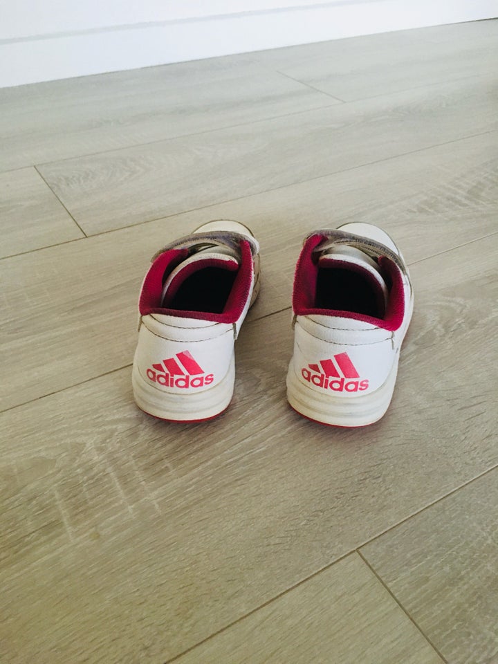 Sneakers str 31 Adidas