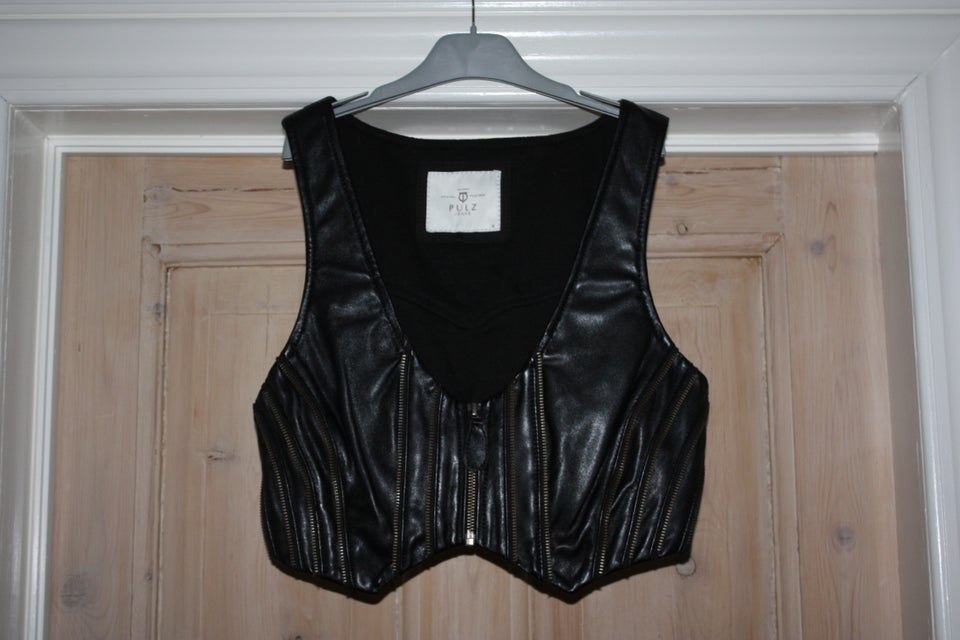 Vest, PULZ, str. 38