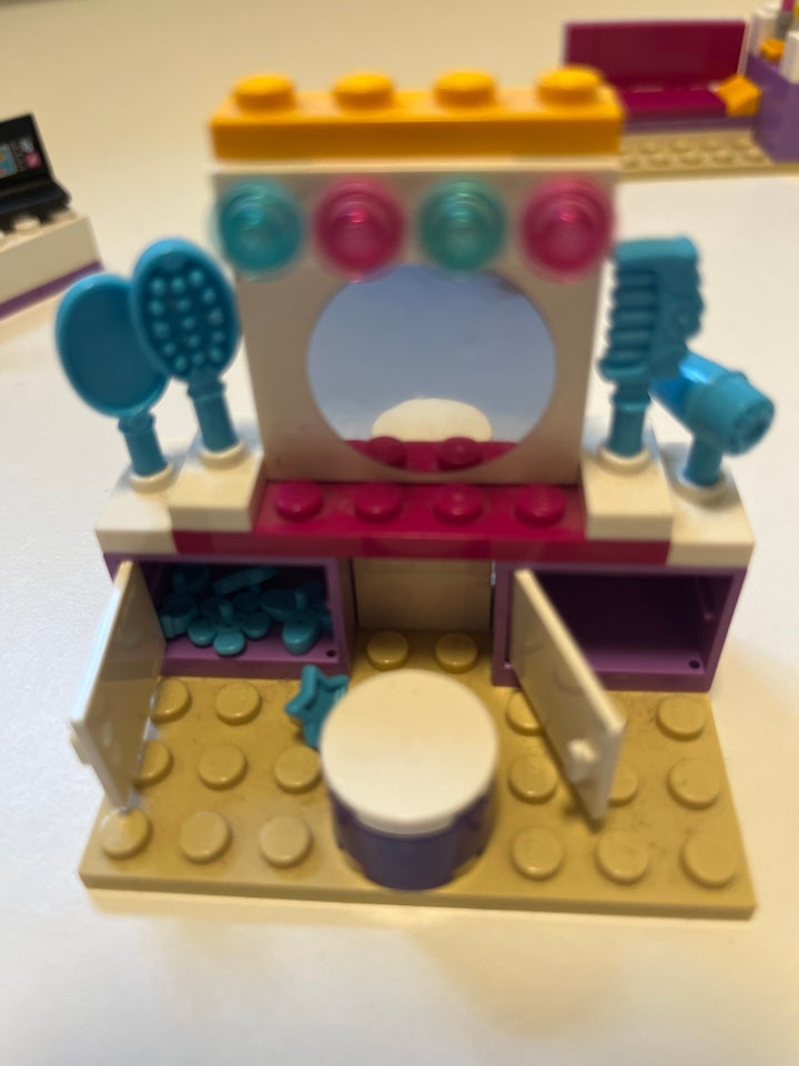 Lego Friends Andres værelse model