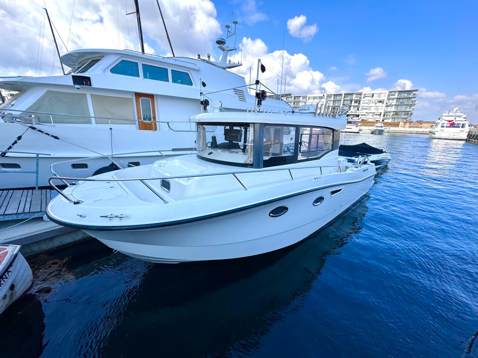 Quicksilver 905 Pilothouse