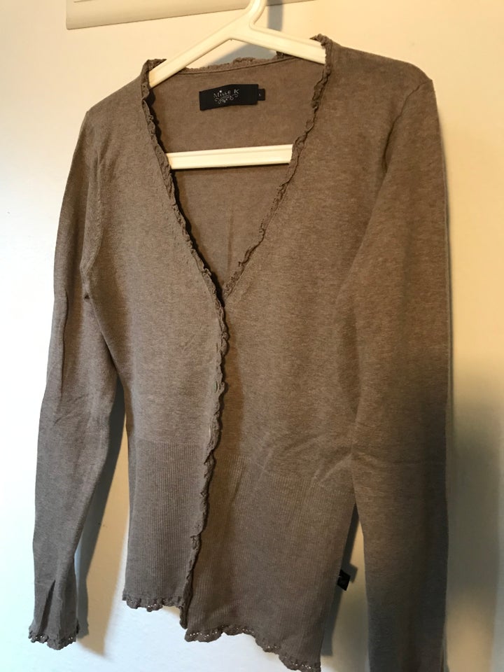 Cardigan, Mille K, str. 40