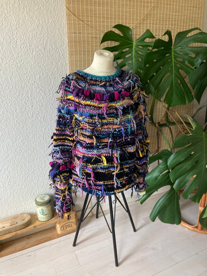 Sweater, Inspireret af Lærke