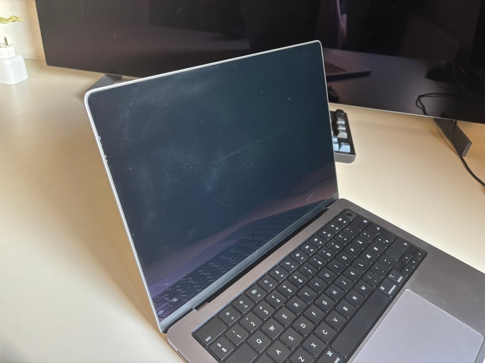 MacBook Pro, MacBook Pro 14" M2 Pro,