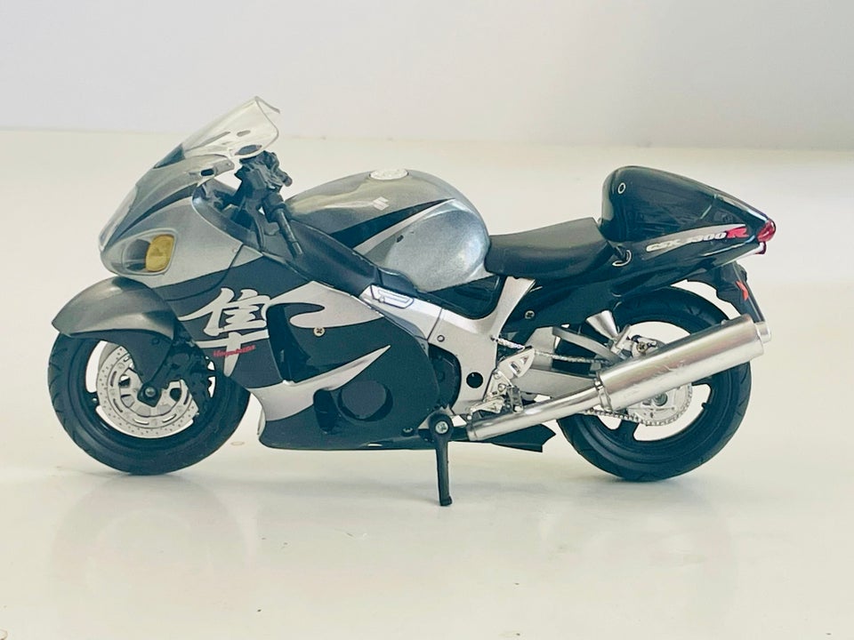 Modelmotorcykel, Newray Suzuki