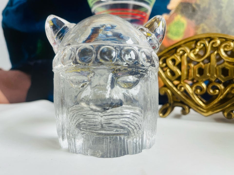 Glas skulptur Gullaskruf motiv: