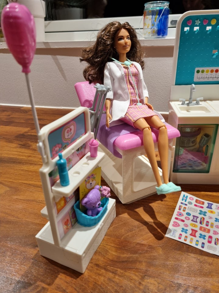 Barbie, Lægeklinik