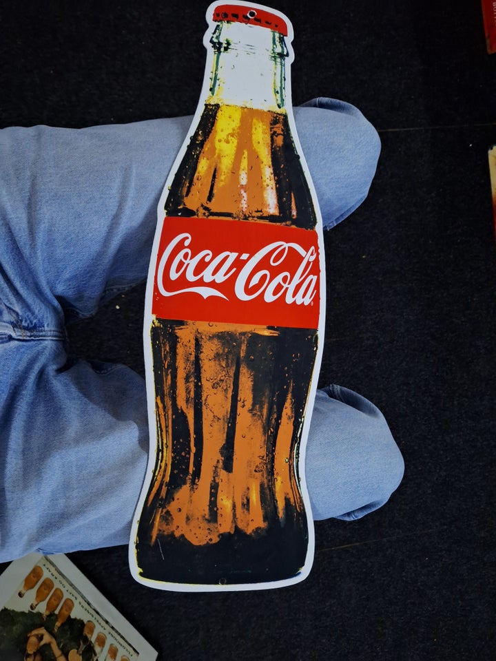 Coca Cola, Coca cola skilte