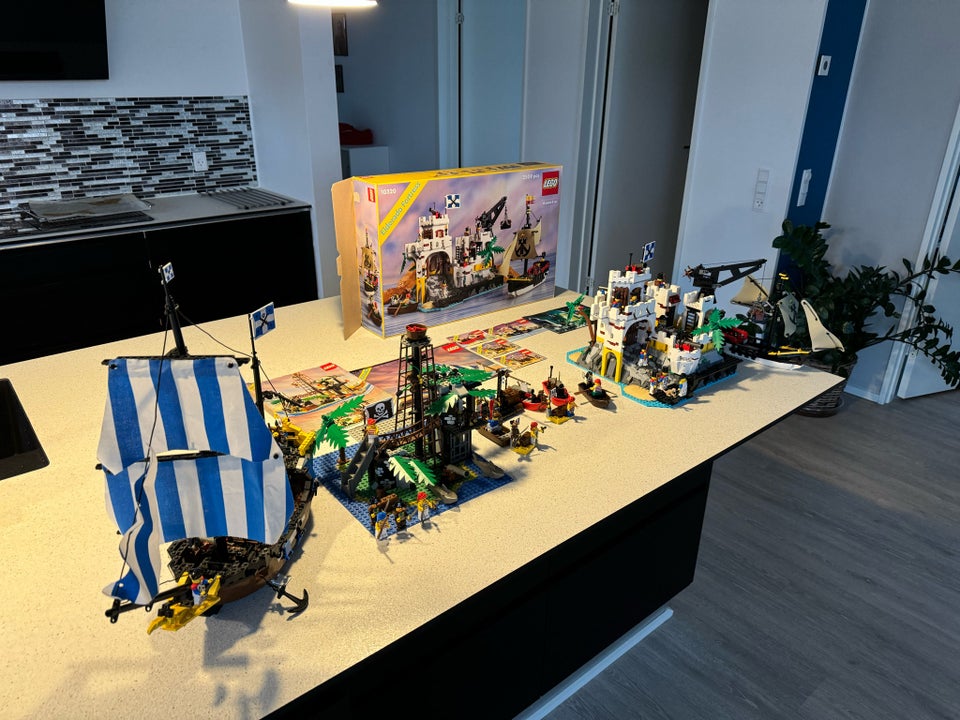 Lego Pirates 10320