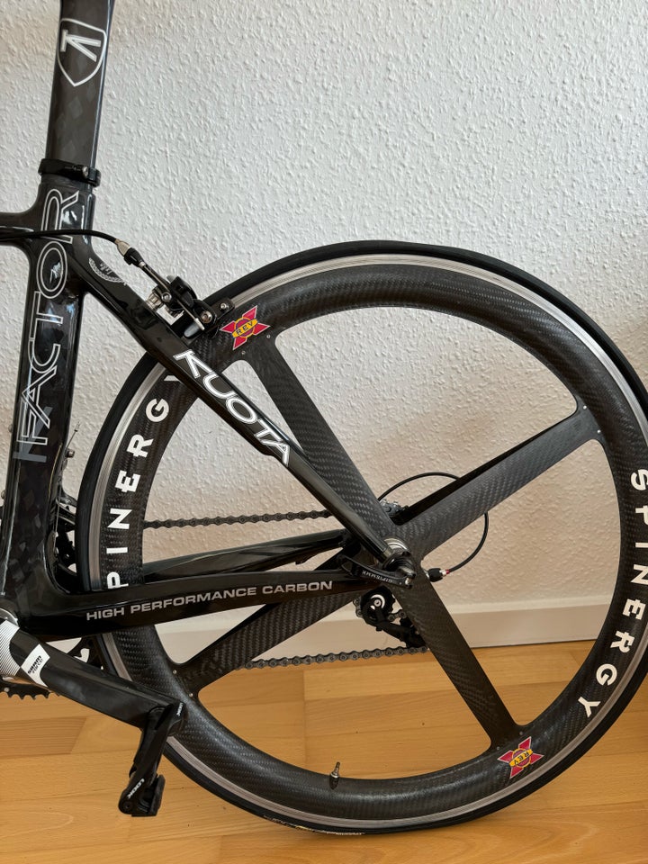 Triatloncykel Kuota Aero Blade