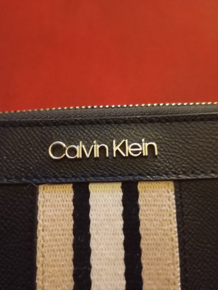 Pung, Calvin Klein