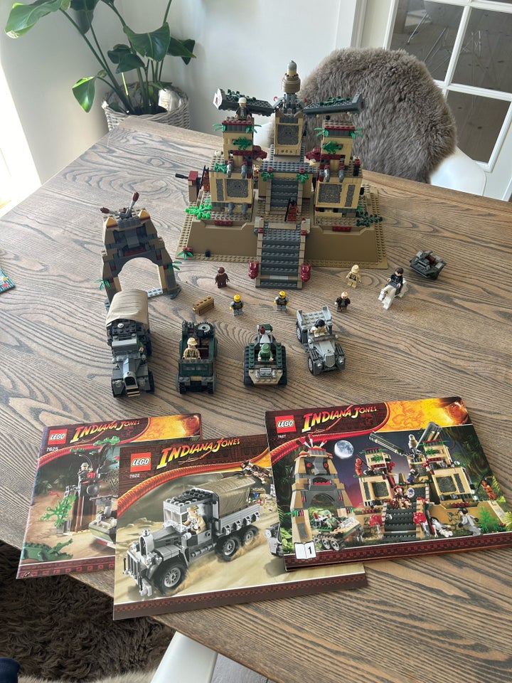 Lego Indiana Jones 7627 + 7622 +