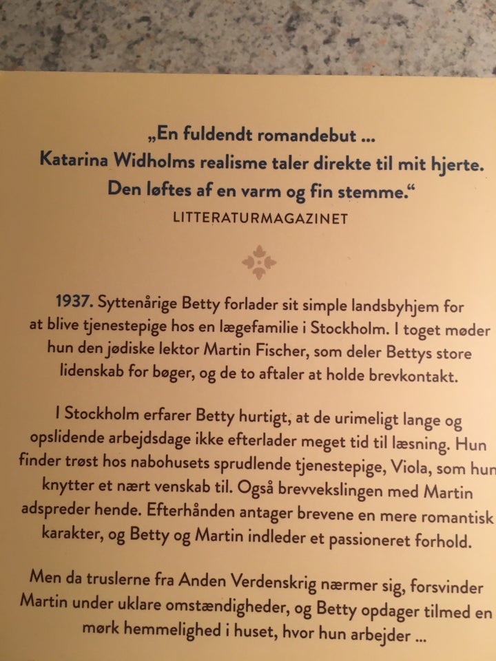 Tæl hjerteslag, Katarina Widholm,