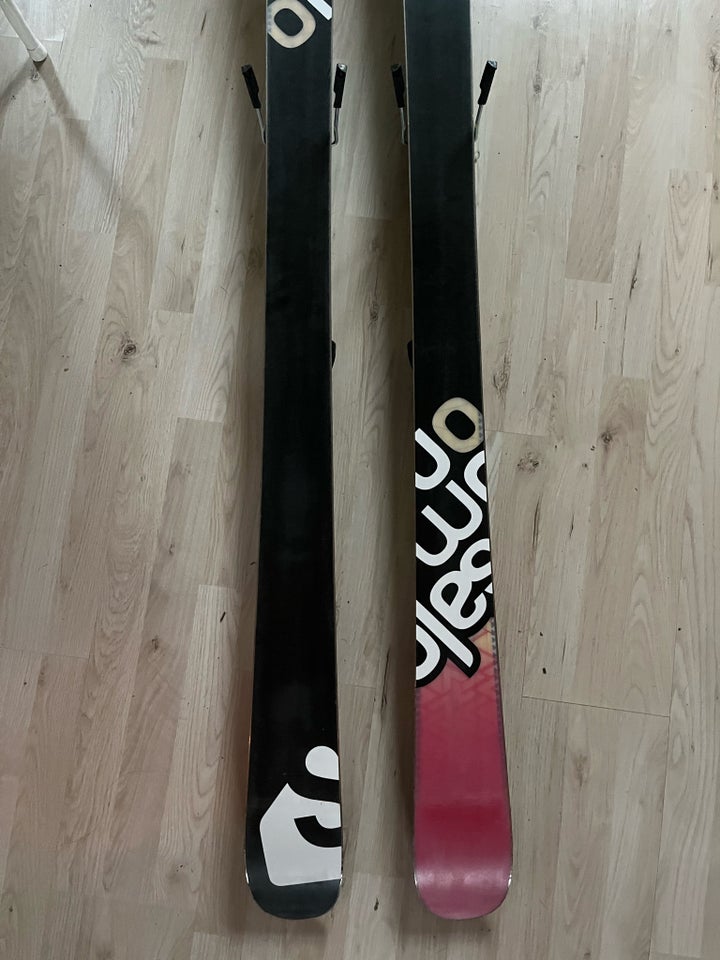 Twin-tip ski, Salomon, str. 181