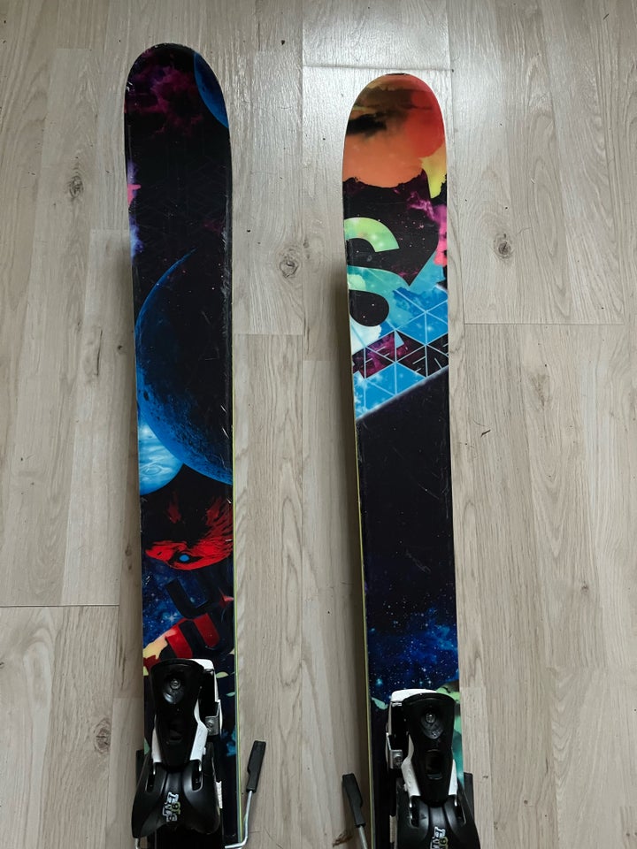 Twin-tip ski, Salomon, str. 181