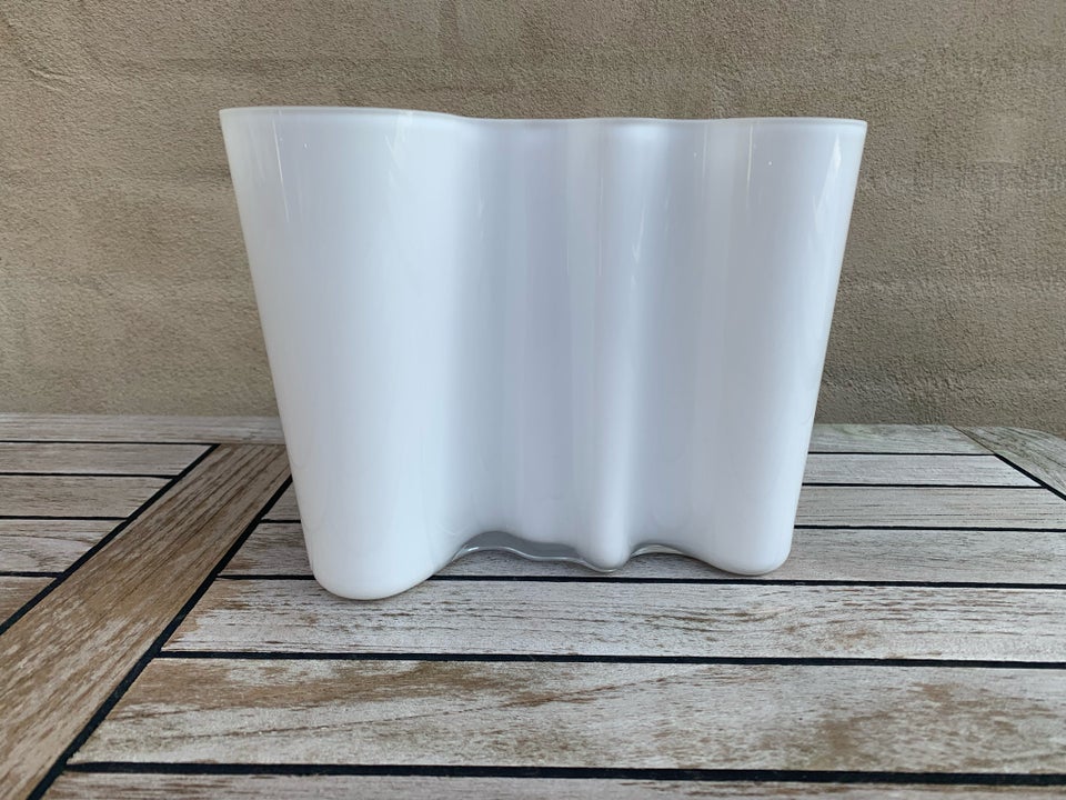 Glas Alvar Aalto vase i opal hvid -