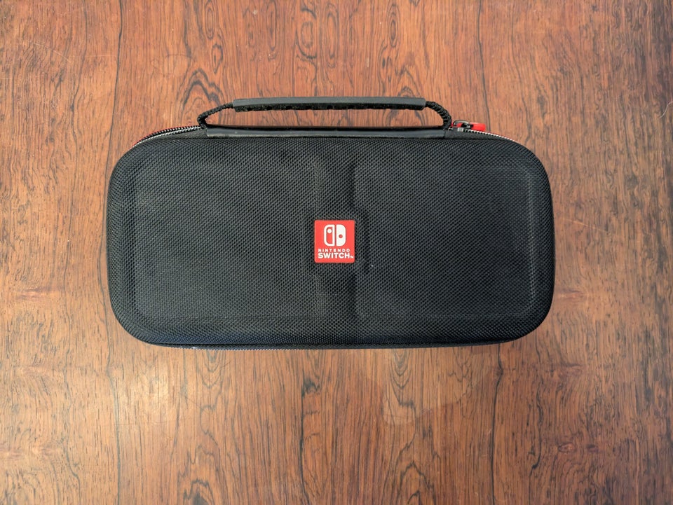 Nintendo Tilbehør, Deluxe Travel