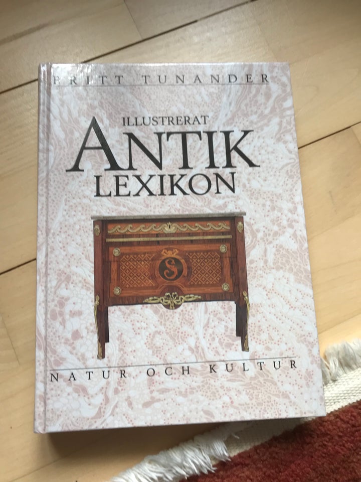 Antik Lexikon, Britt Tunander,