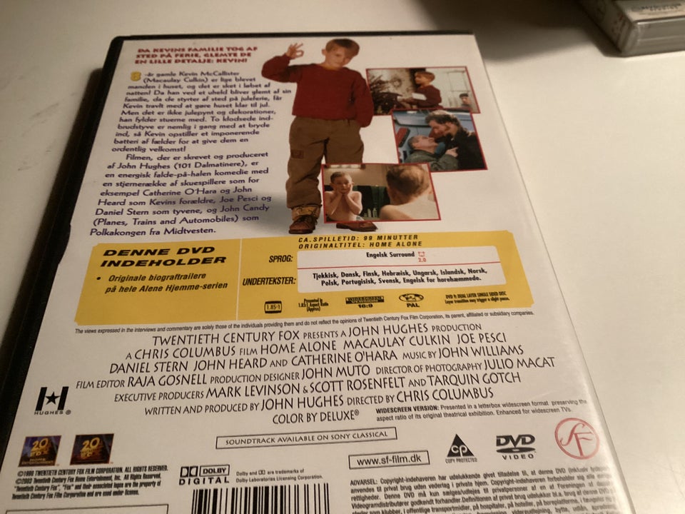 Alene hjemme , DVD, komedie