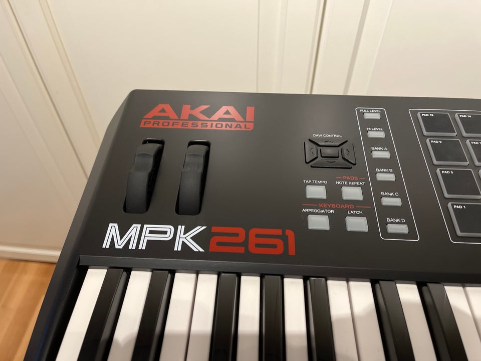 Midi keyboard, Akai MPK261