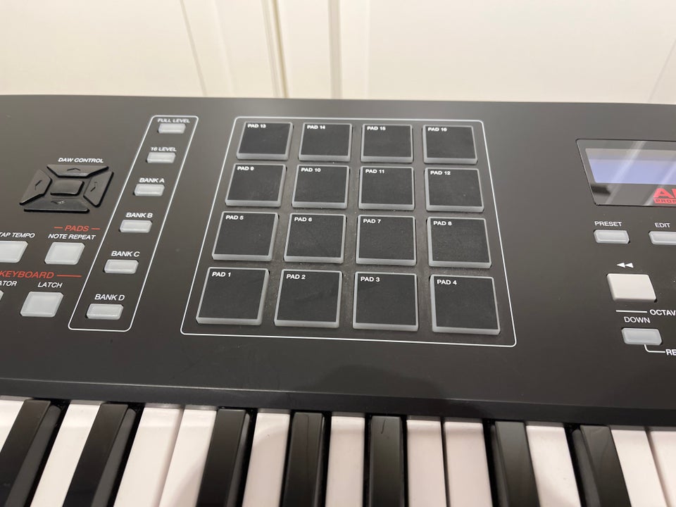 Midi keyboard, Akai MPK261