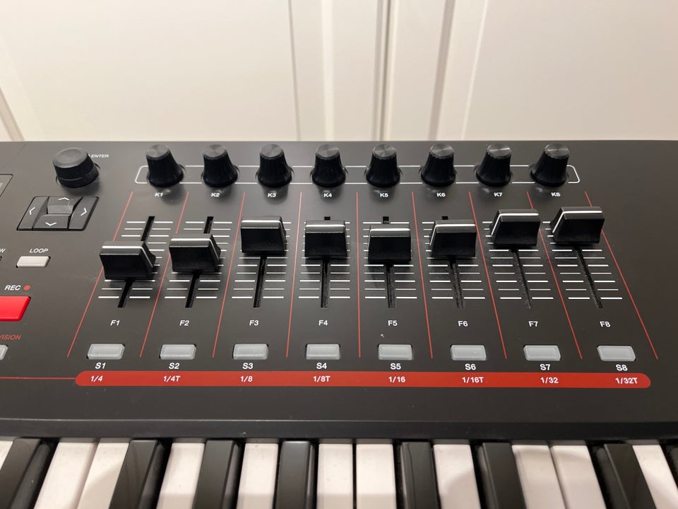 Midi keyboard, Akai MPK261