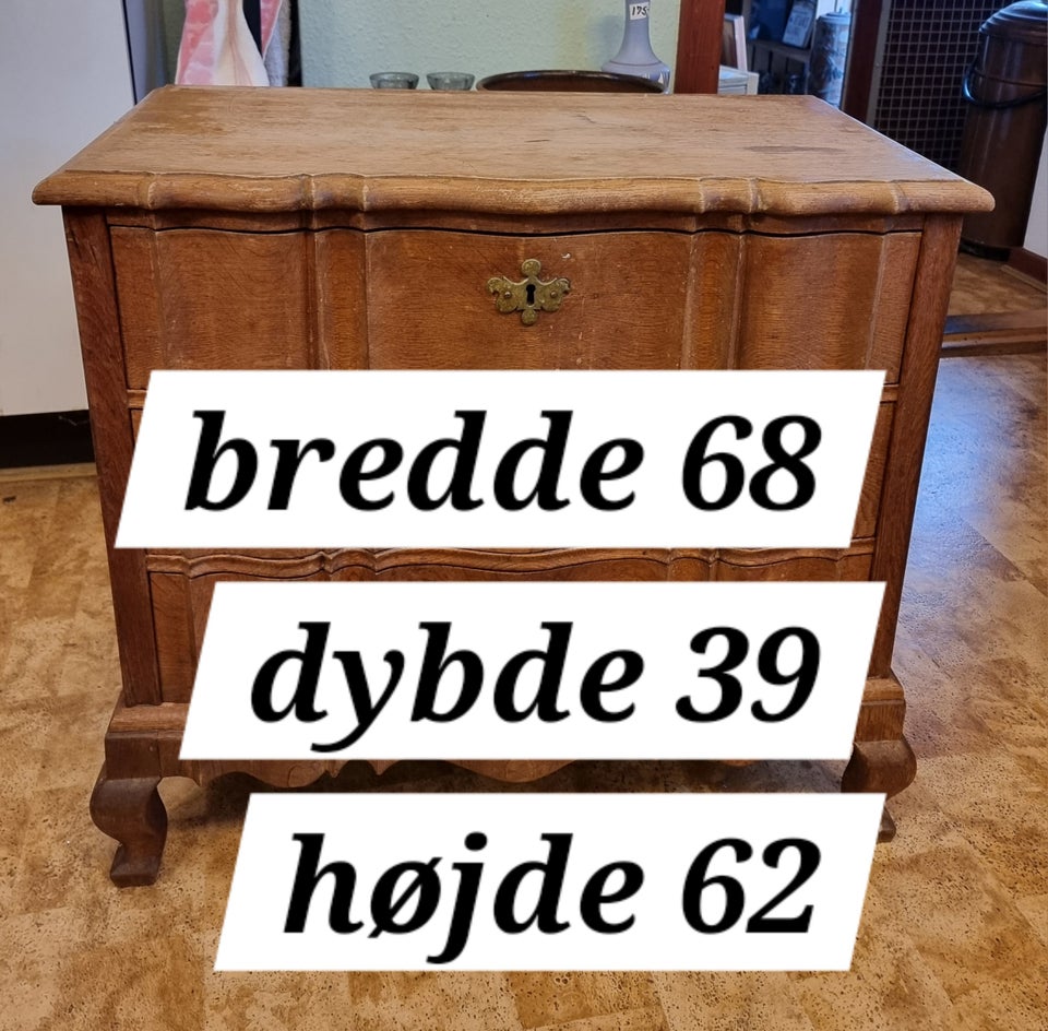 Kommode egetræ b: 68 d: 39 h: 62