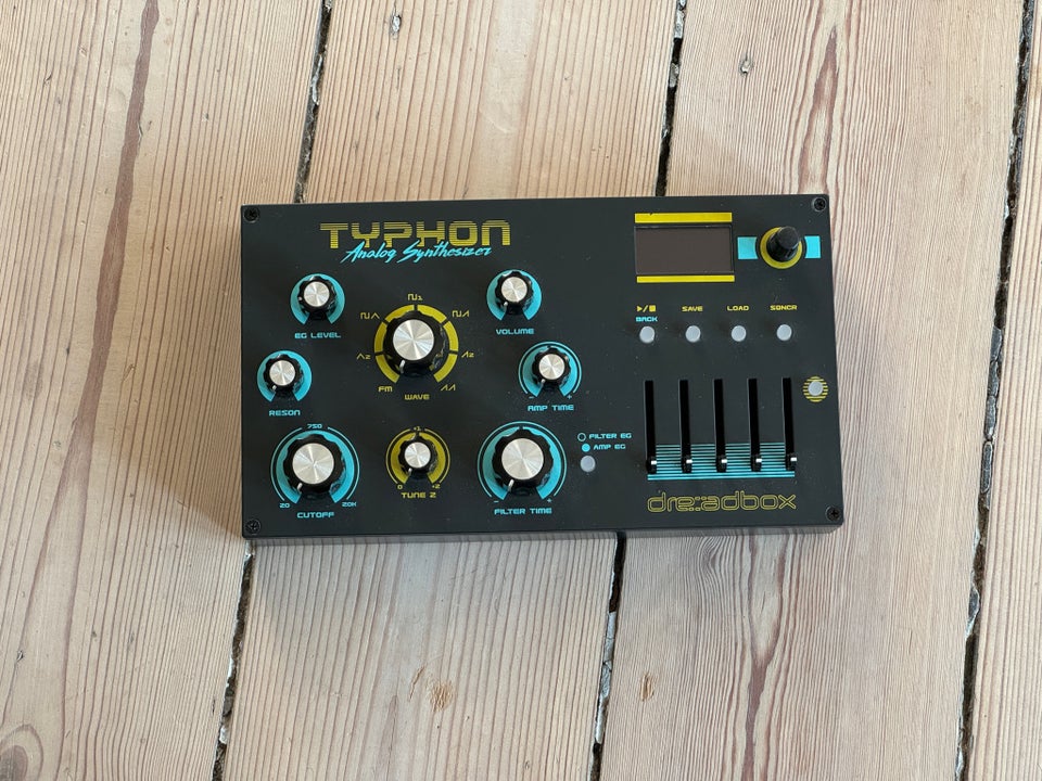 Synthesizer Dreadbox Typhon