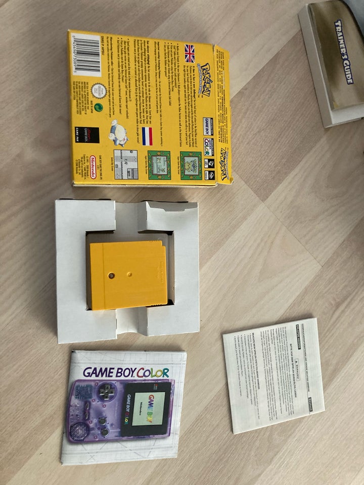 Pokemon yellow, Gameboy,