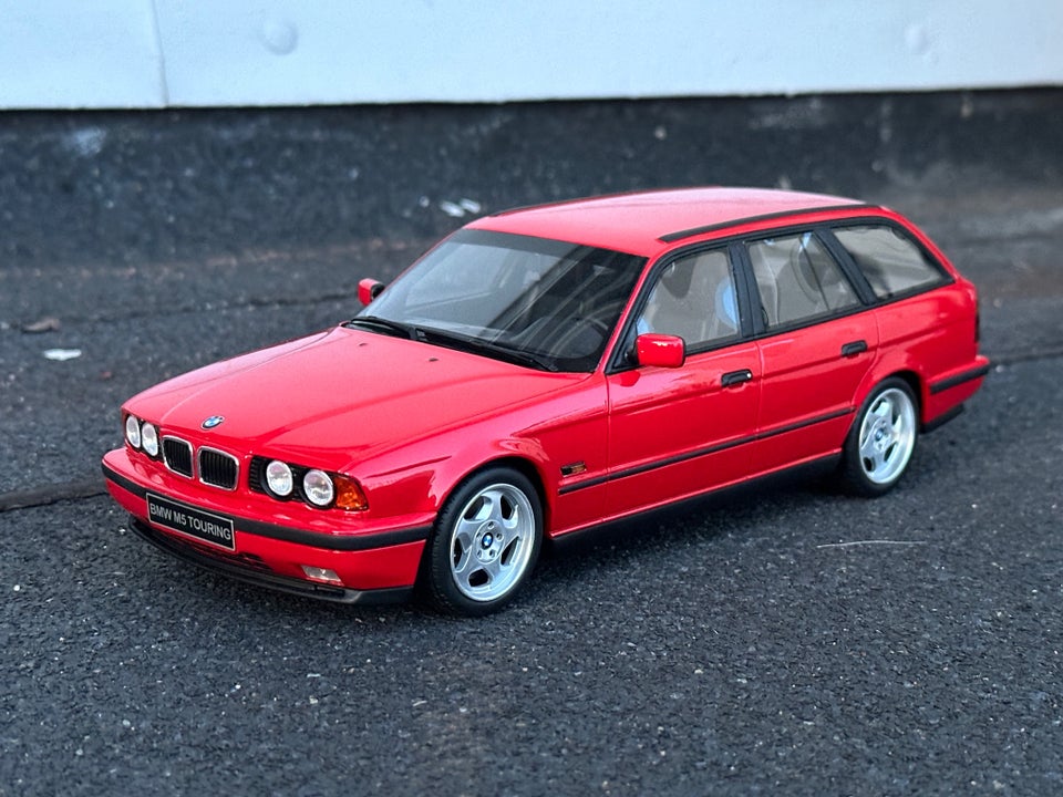 Modelbil, Ottomobile BMW E34 M5