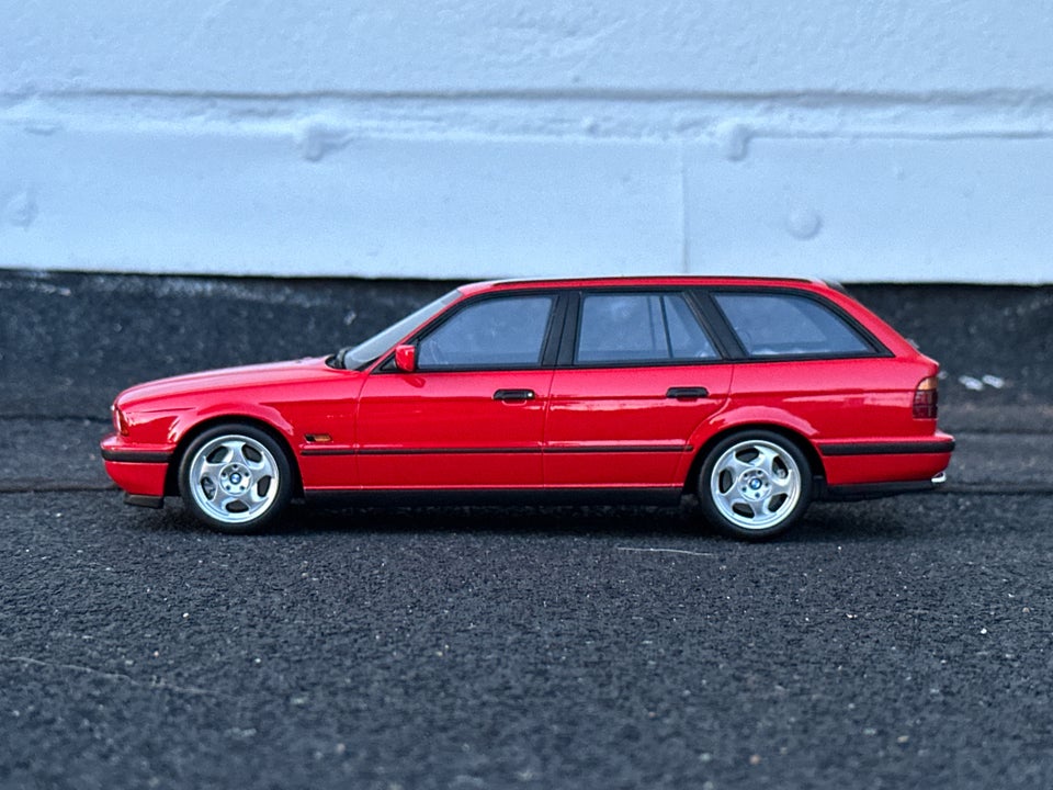 Modelbil, Ottomobile BMW E34 M5