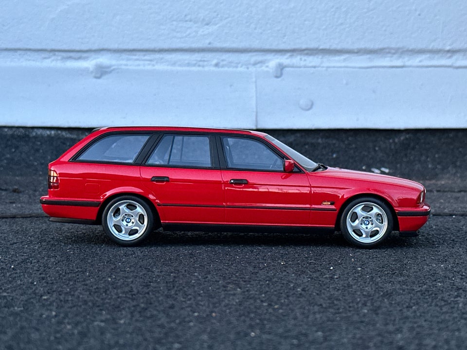 Modelbil, Ottomobile BMW E34 M5