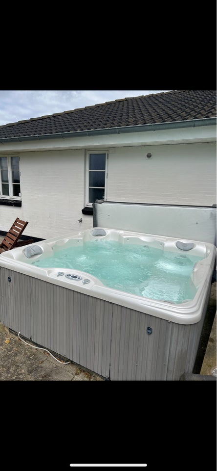 Hotspot propel 5 person spa / pool,