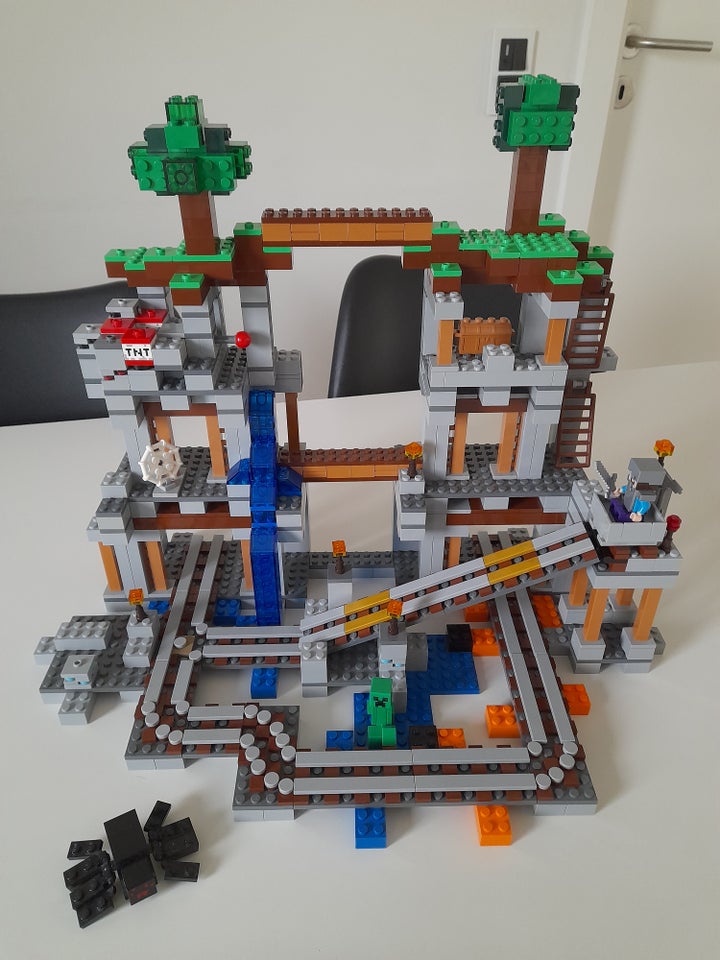 Lego Minecraft, 21118