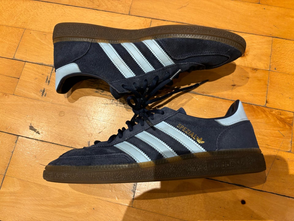 Sportssko, Adidas Spezial , str.