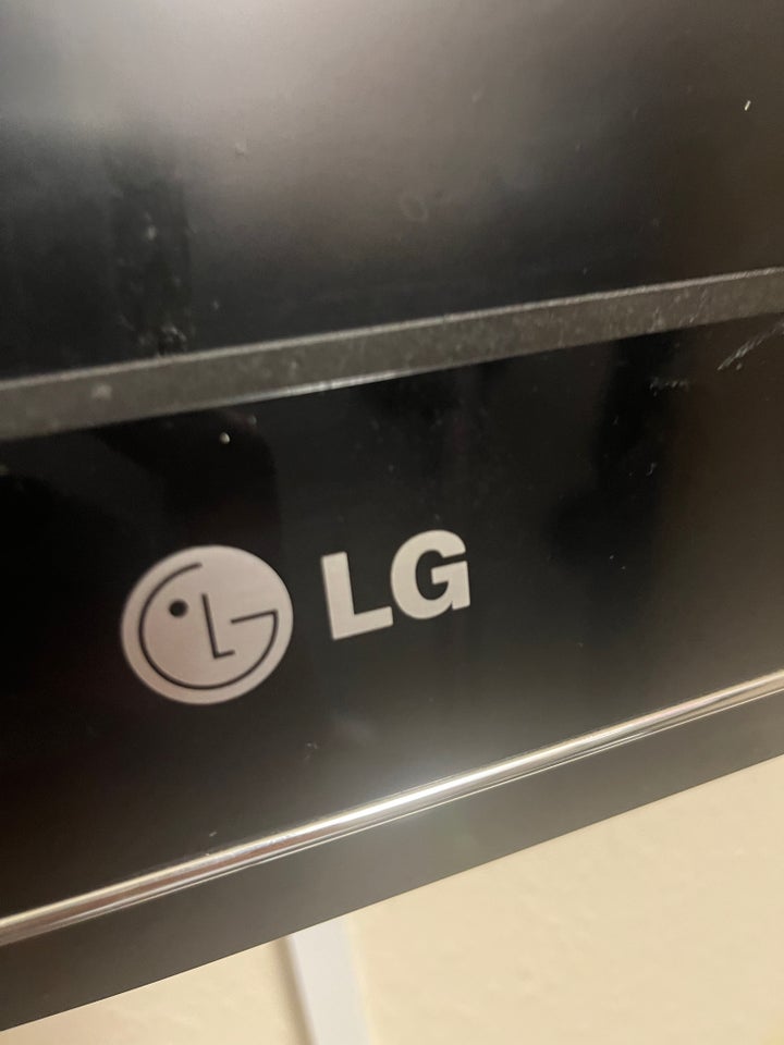 LG, 42", God