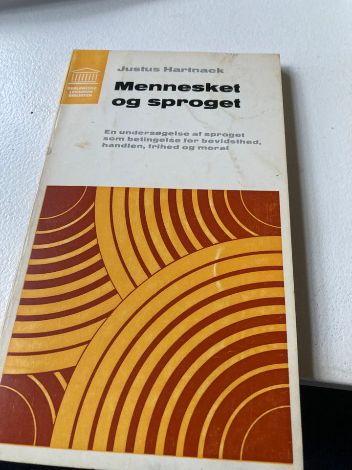 Mennesket og sproget, Julius