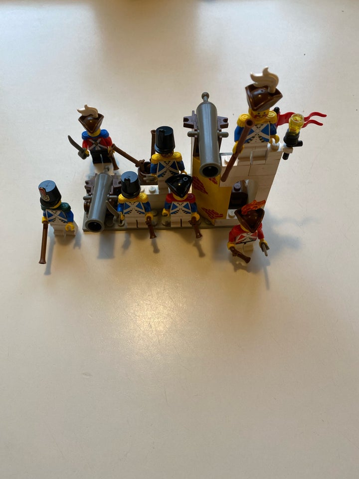 Lego Pirates, Soldater