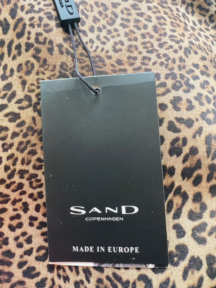 Jakke Sand str M