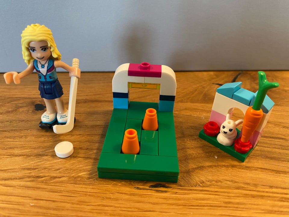 Lego Friends, 30405 Hockey pige