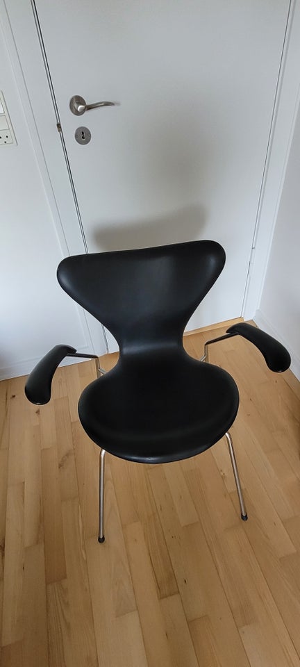 Arne Jacobsen 7 er stol m armlæn