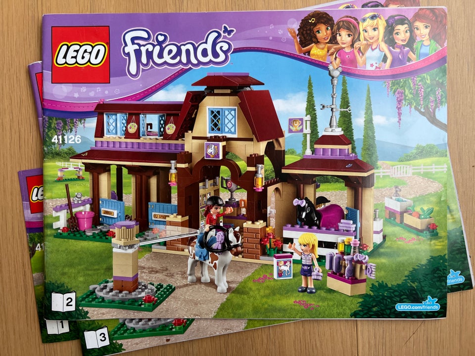 Lego Friends, Stald