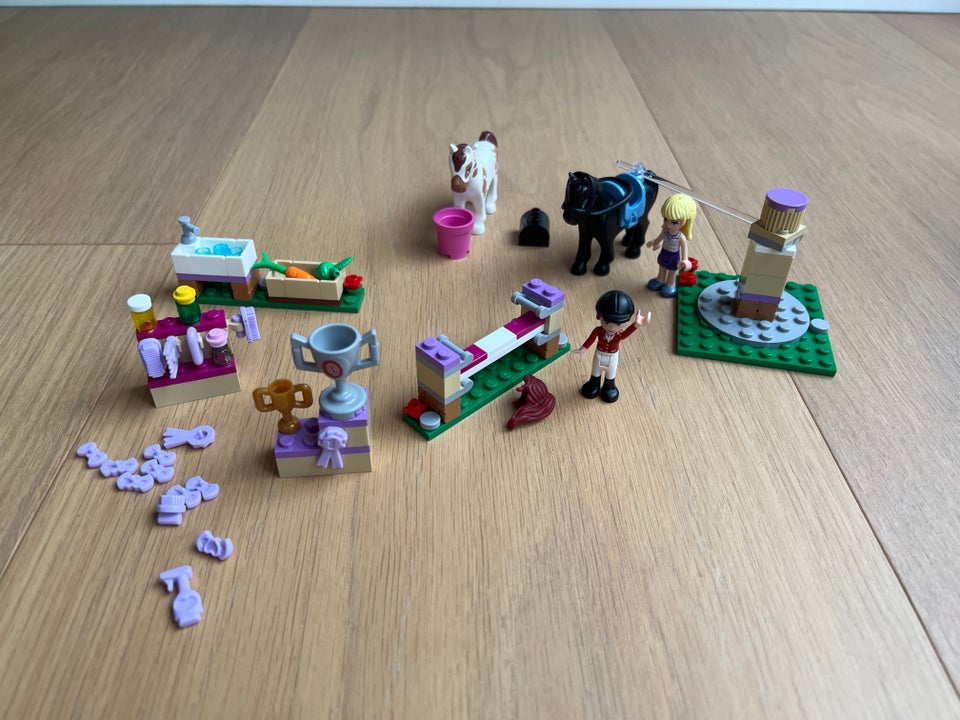 Lego Friends, Stald